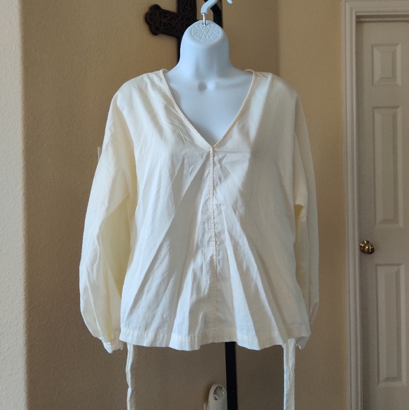 Prologue V-Neck Ivory Cotton Top - Picture 6 of 10
